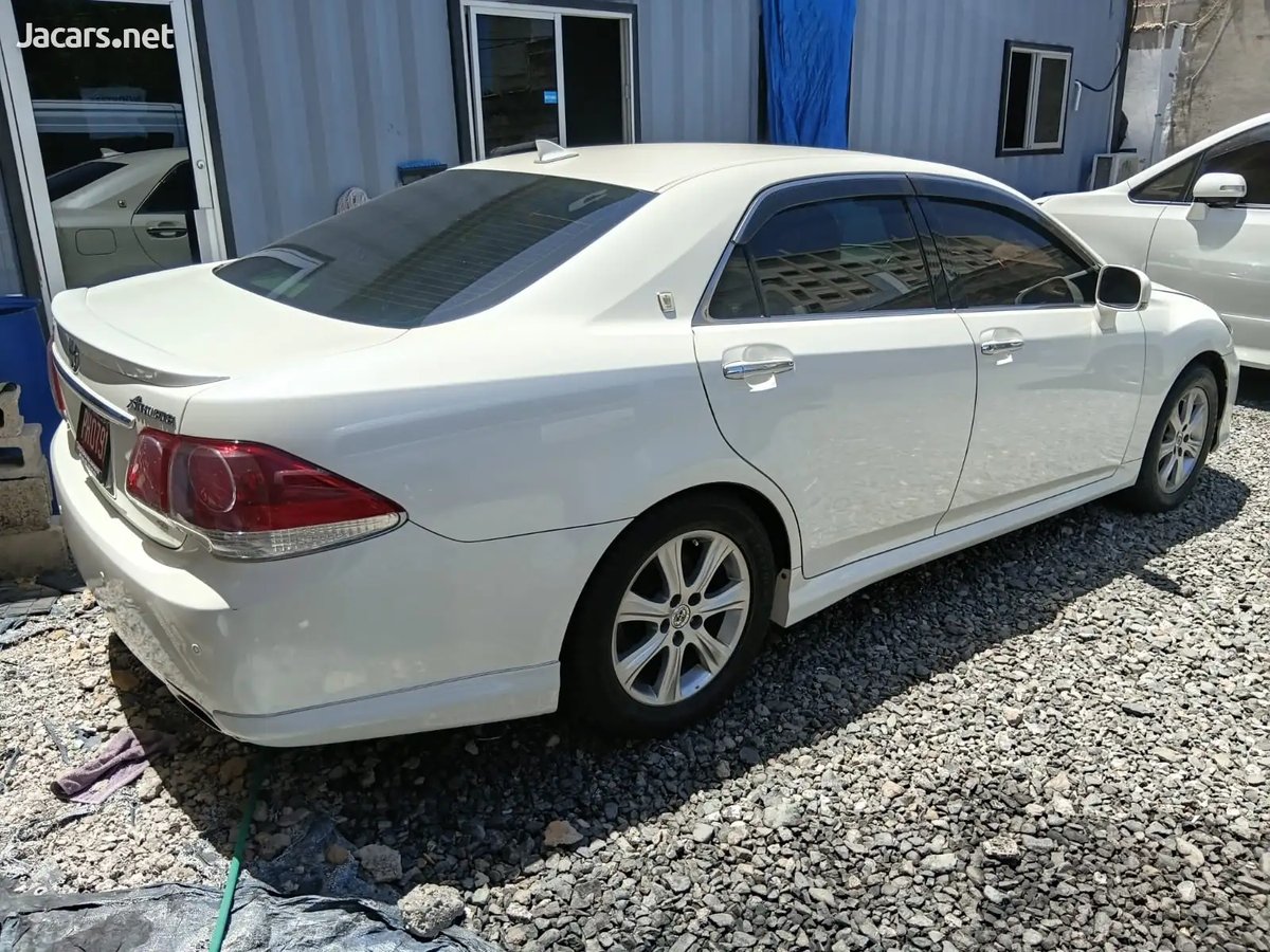 2012 TOYOTA Crown