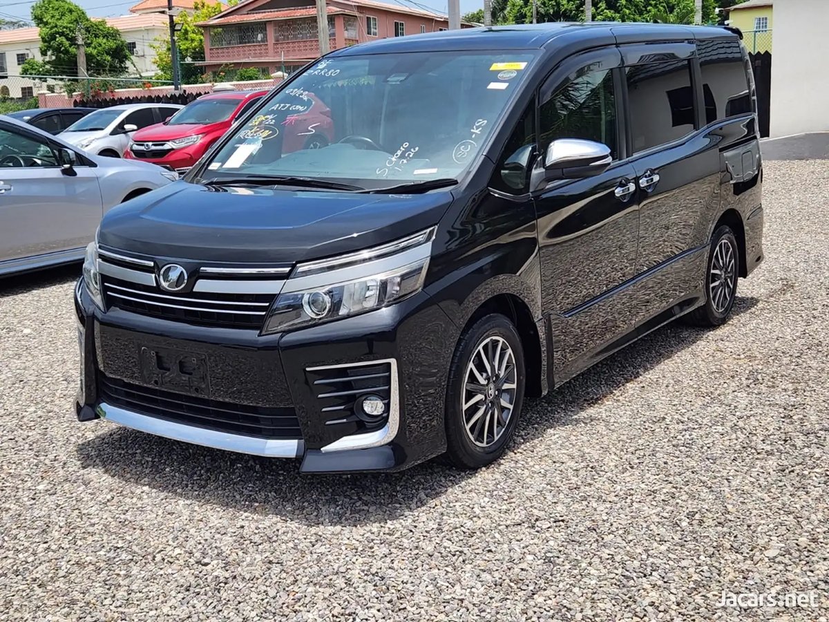 2016 TOYOTA Voxy