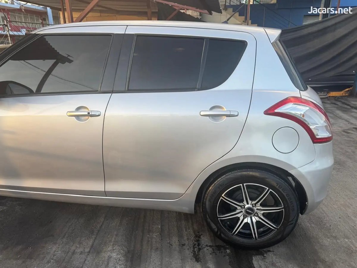 2012 SUZUKI Swift