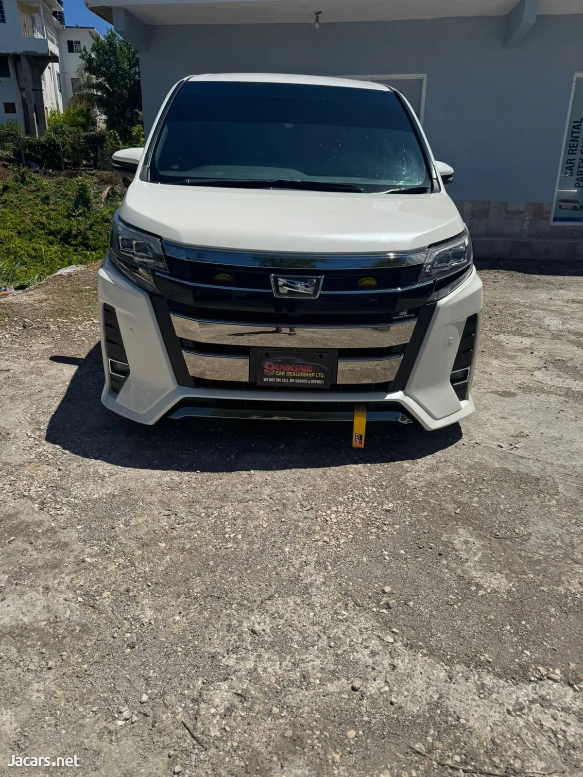 2015 TOYOTA Noah