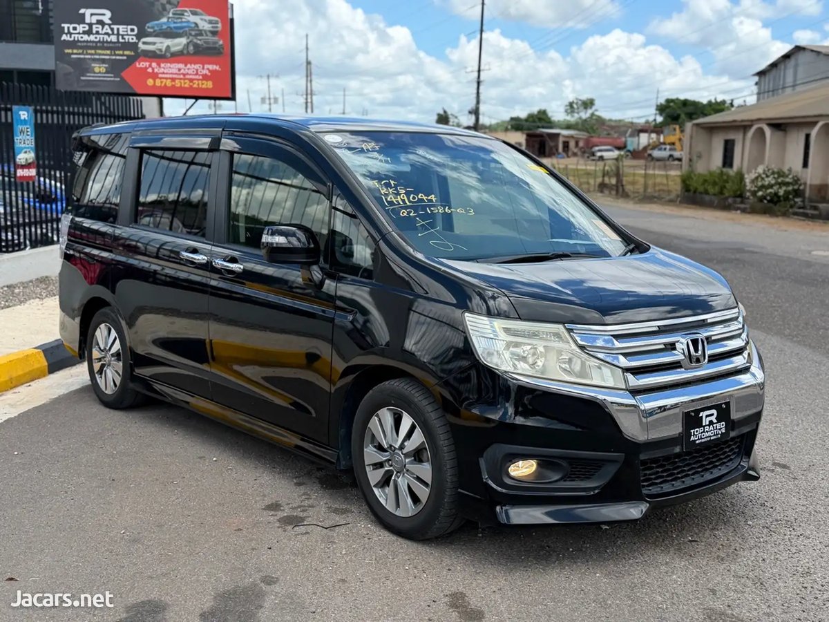 2014 HONDA Stepwgn