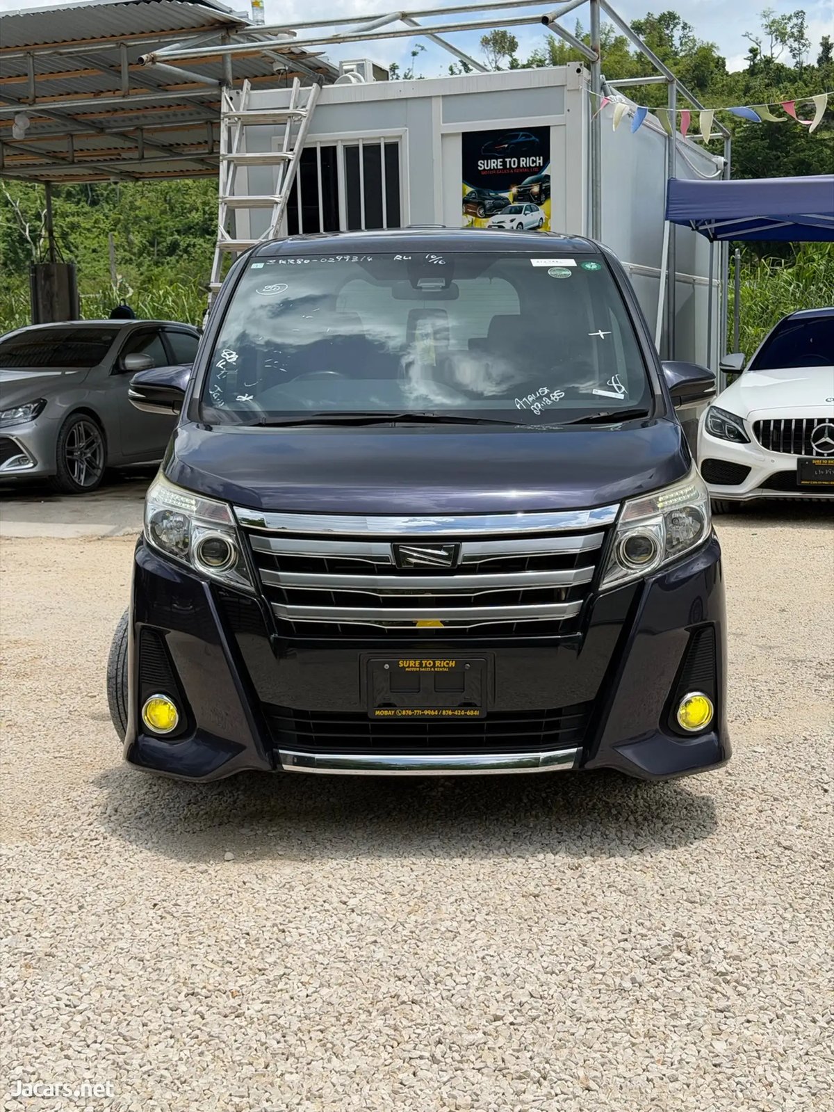 2017 TOYOTA Noah