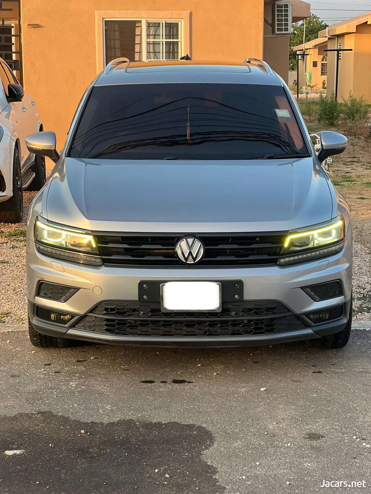 2020 VOLKSWAGEN Tiguan