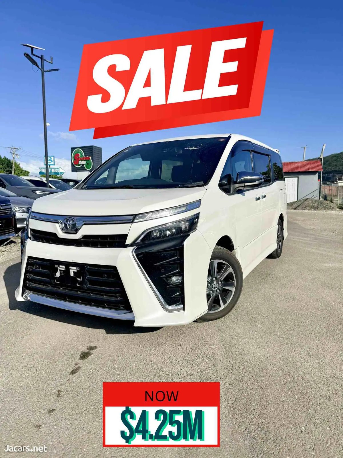 2020 TOYOTA Voxy