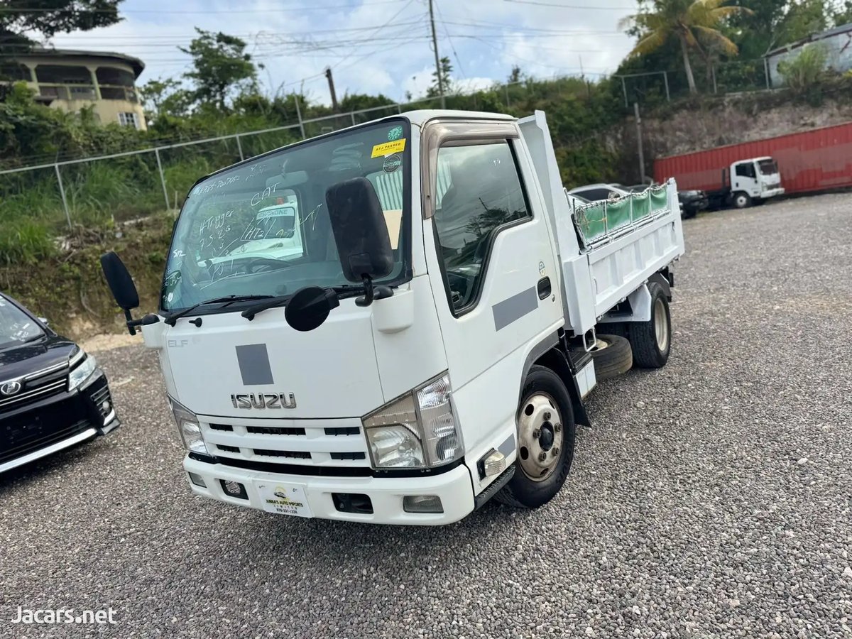 ISUZU Tipper