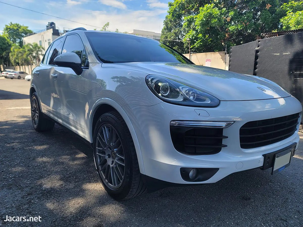 2017 PORSCHE Cayenne