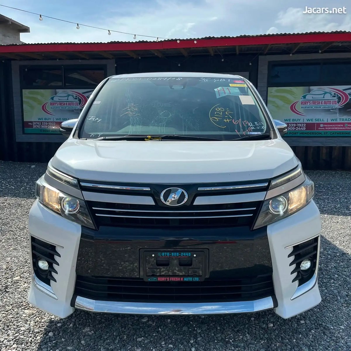 2017 TOYOTA Voxy