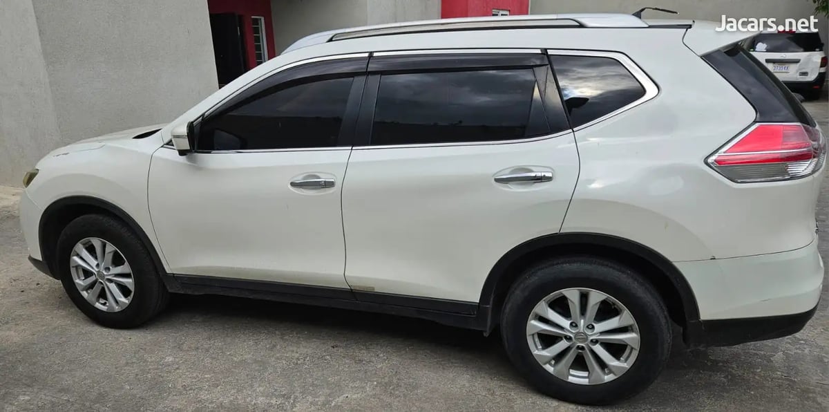 2016 NISSAN X-Trail