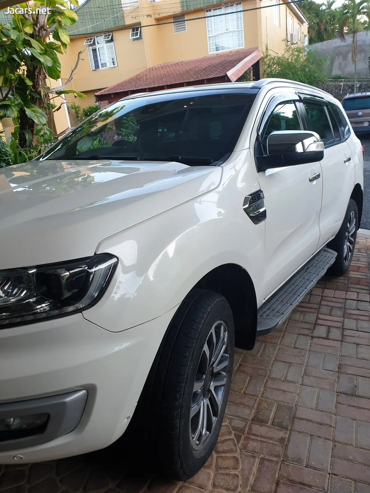 2021 FORD Everest