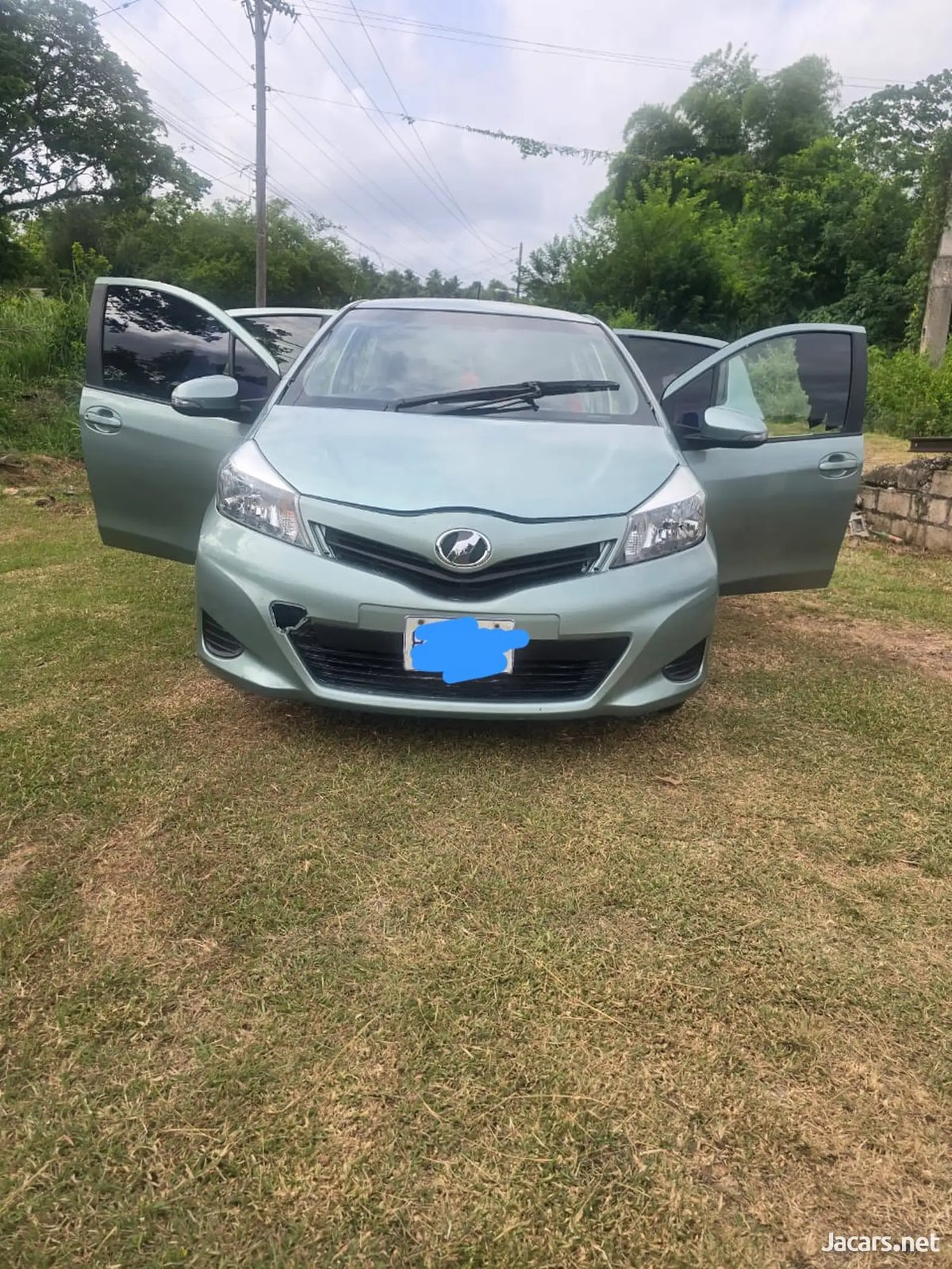 2011 TOYOTA Vitz