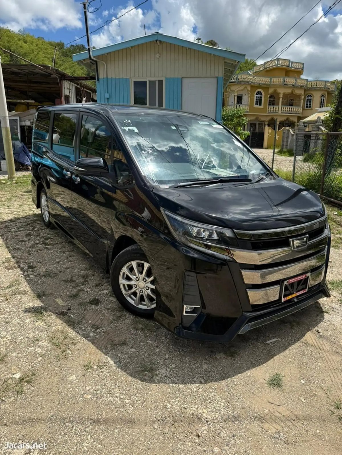 2018 TOYOTA Noah