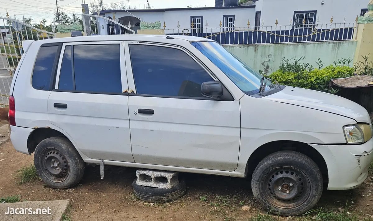 2000 MAZDA Demio