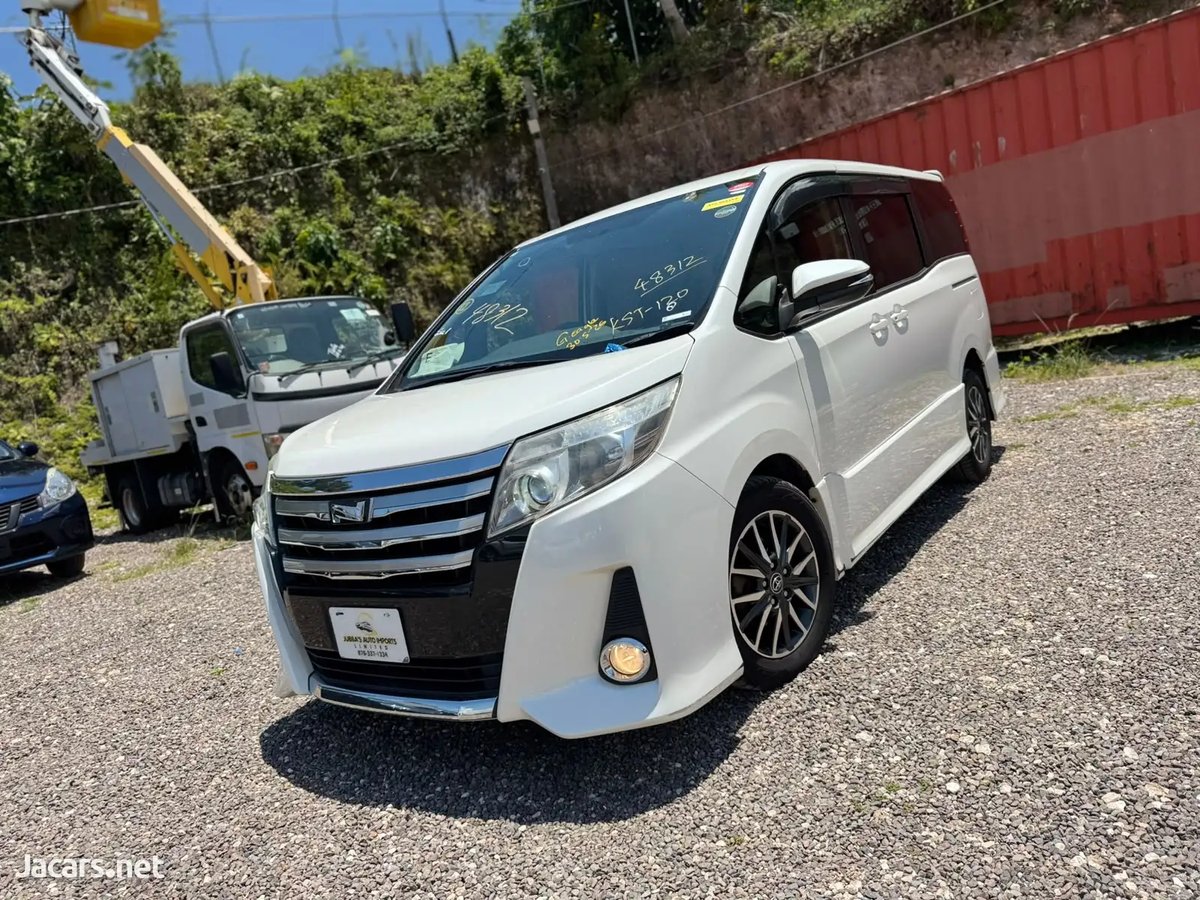 2014 TOYOTA Noah