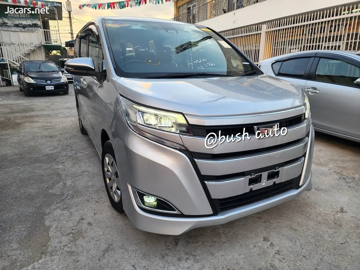 2020 TOYOTA Noah