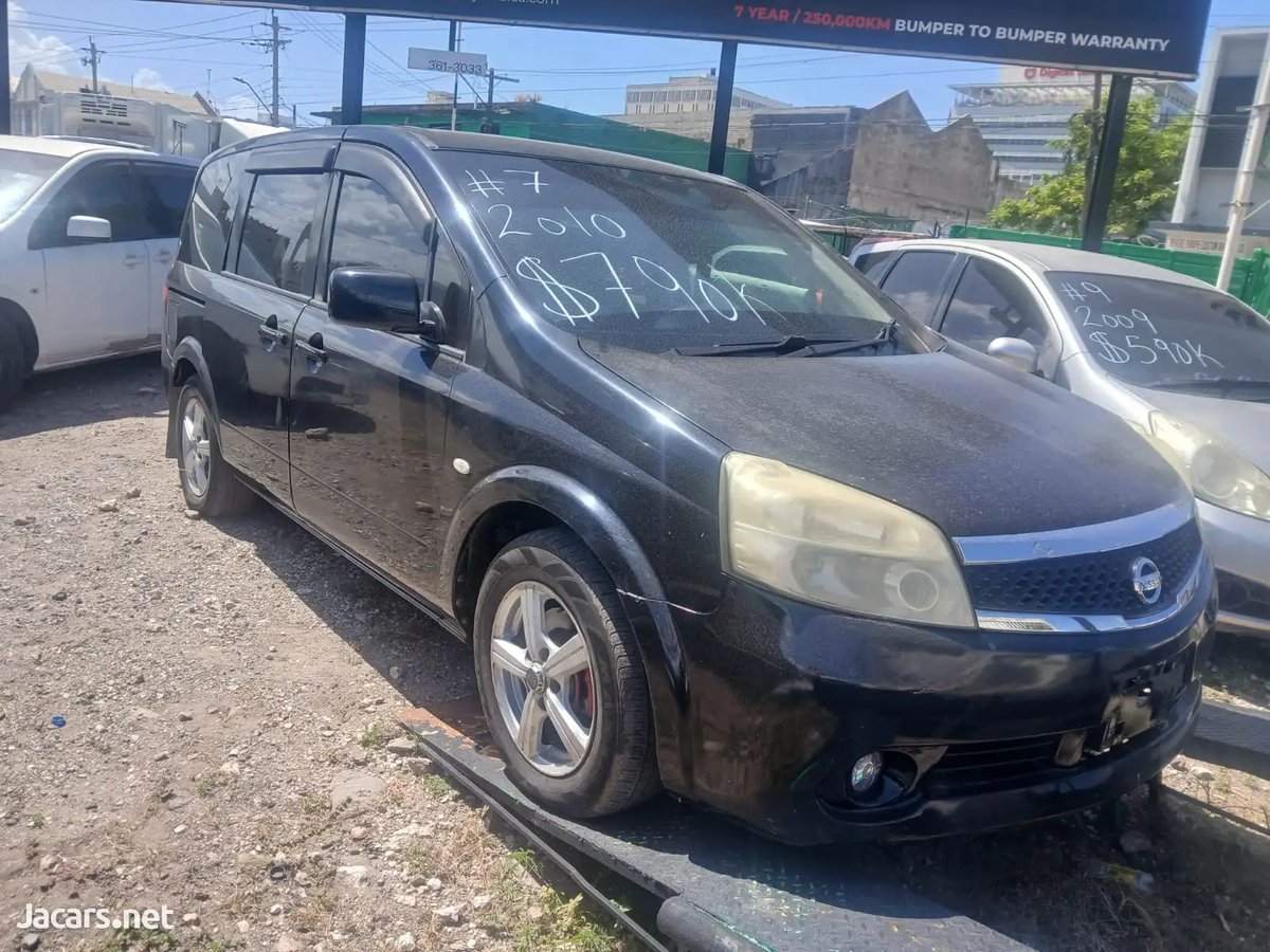 2010 NISSAN LaFesta