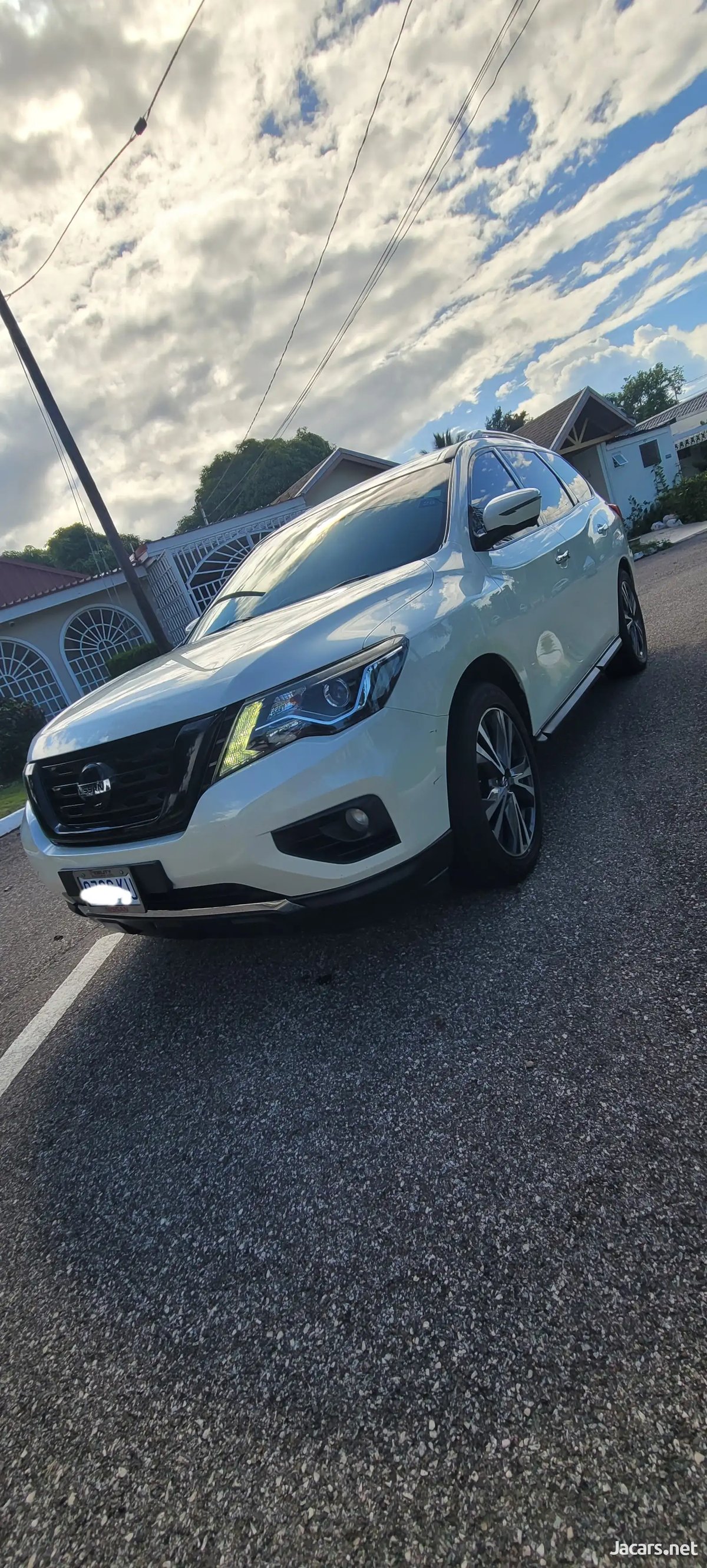2017 NISSAN Pathfinder