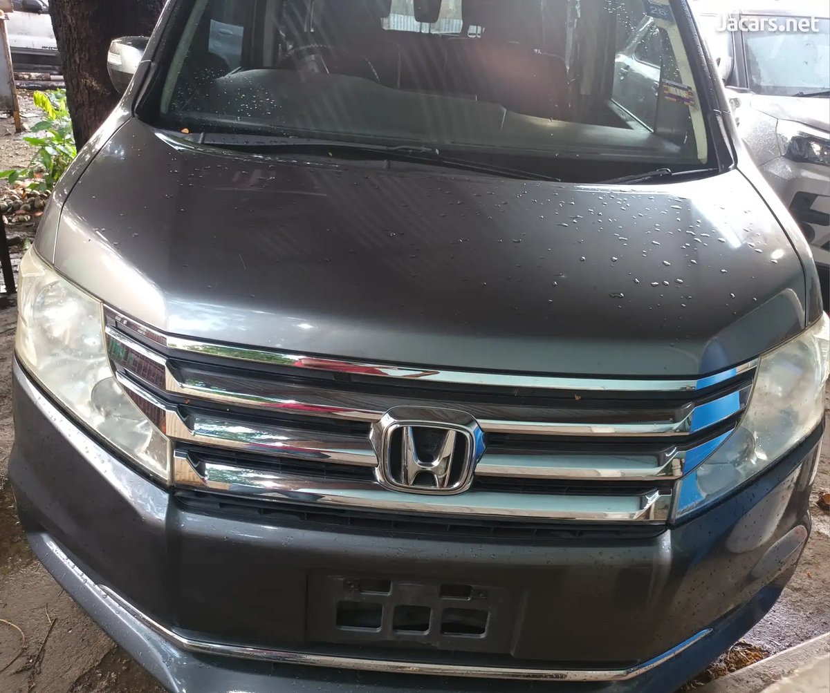 2013 HONDA Stepwgn