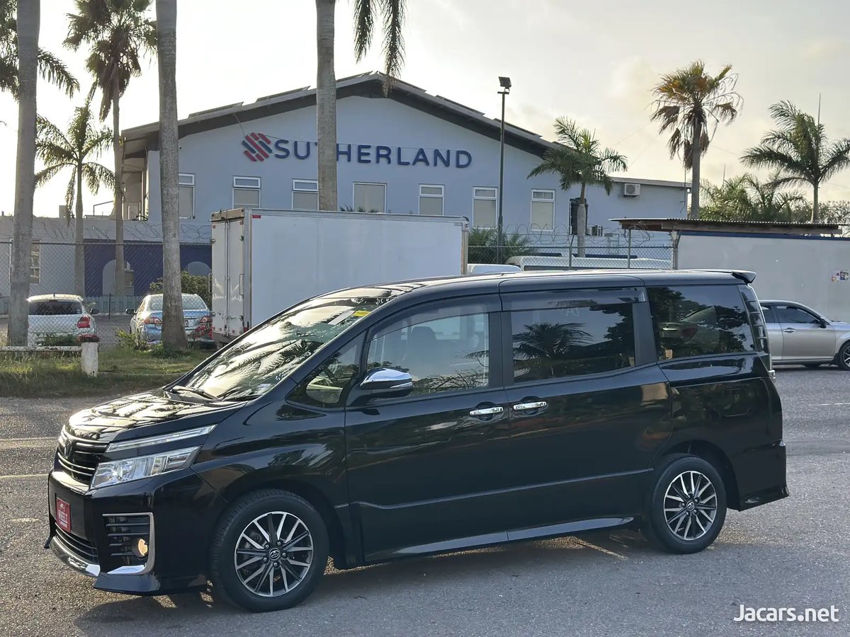 2015 TOYOTA Voxy