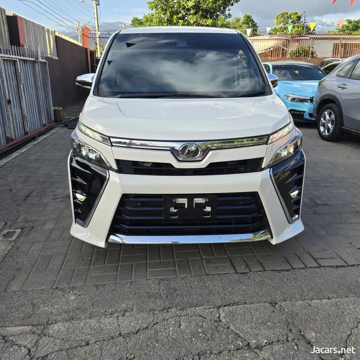 2019 TOYOTA Voxy