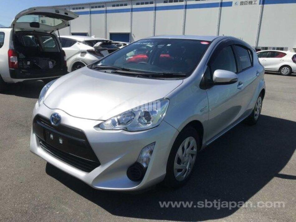 2017 TOYOTA AQUA