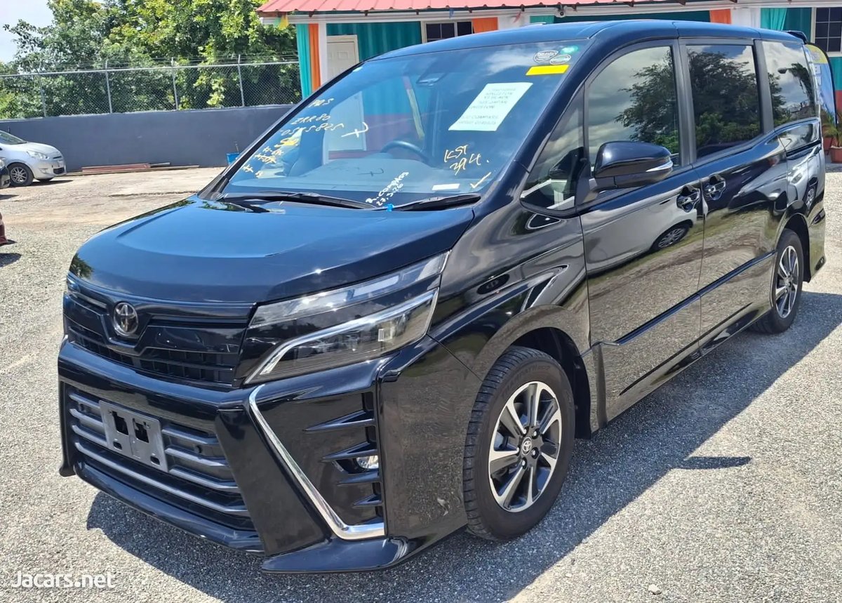 2019 TOYOTA Voxy
