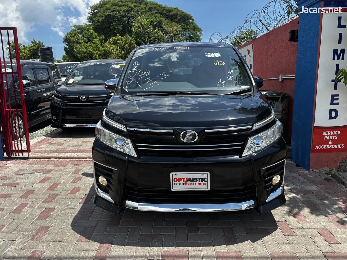2015 TOYOTA Voxy
