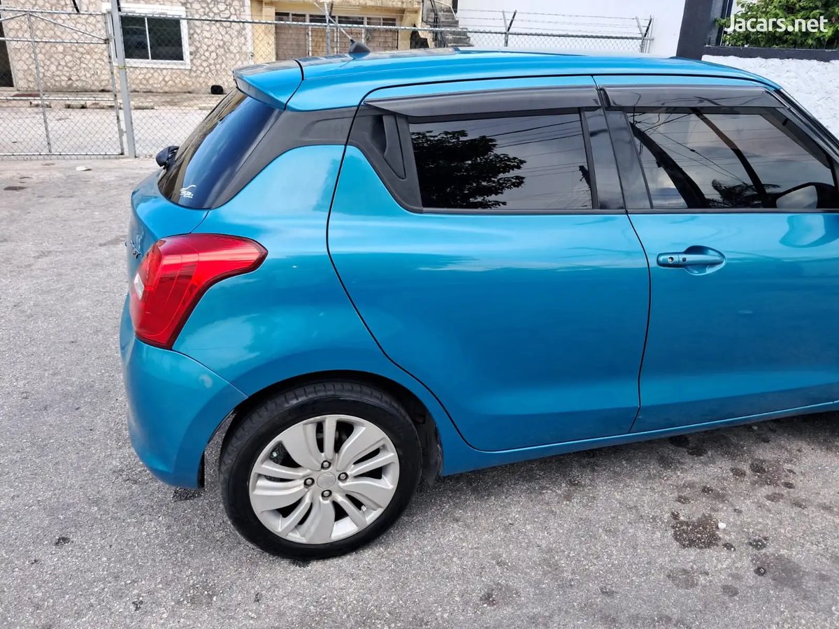 2017 SUZUKI Swift