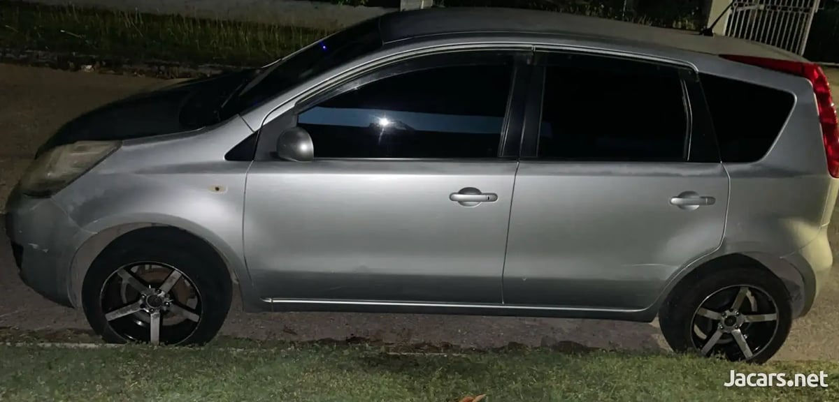 2011 NISSAN Note