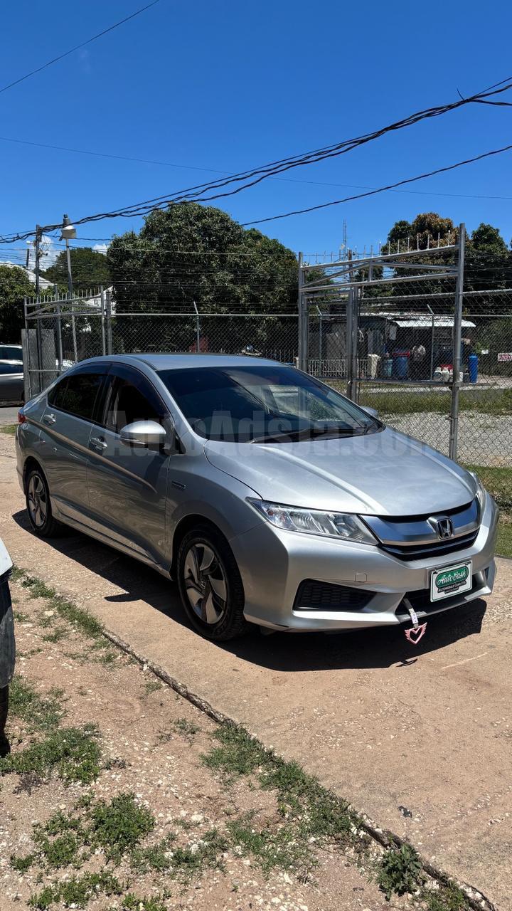 2016 HONDA GRACE
