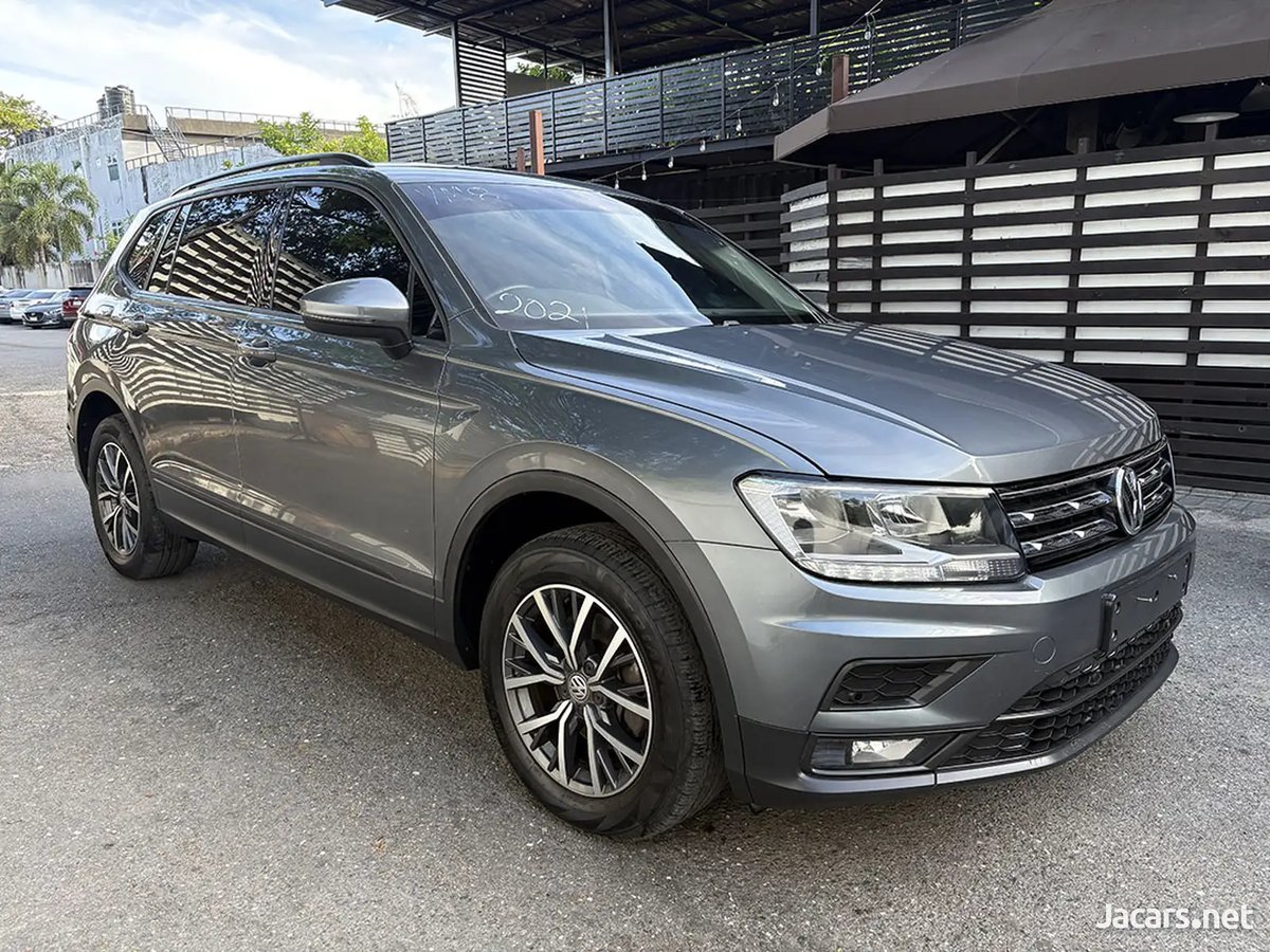 2021 VOLKSWAGEN Tiguan