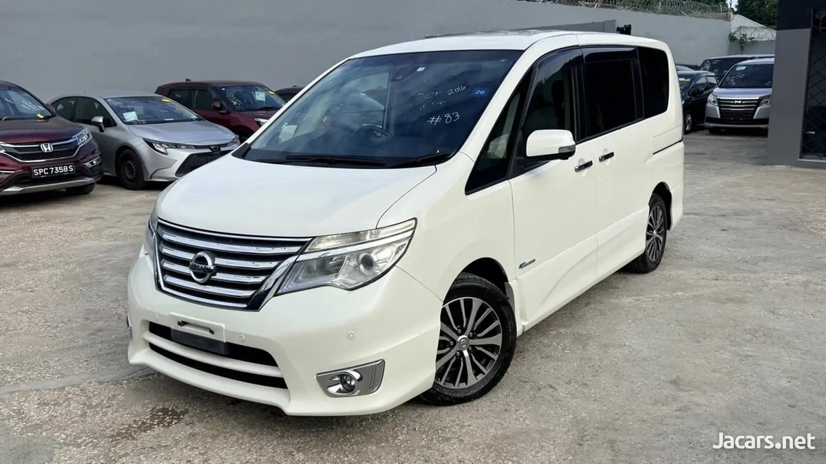 2016 NISSAN LaFesta