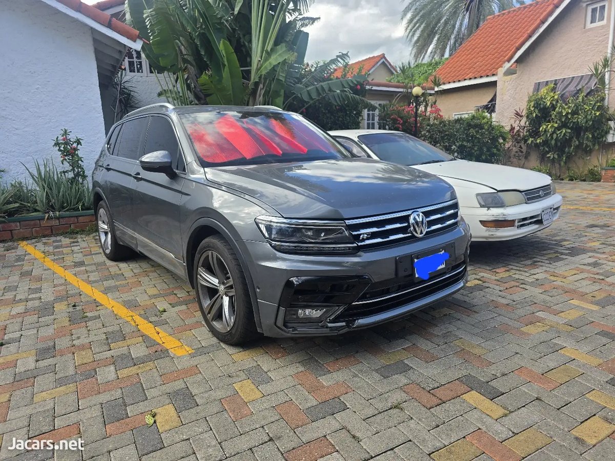 2021 VOLKSWAGEN Tiguan