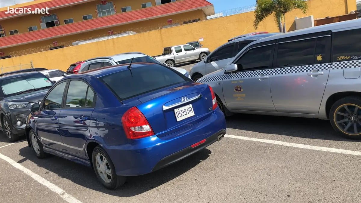 2011 HYUNDAI Accent