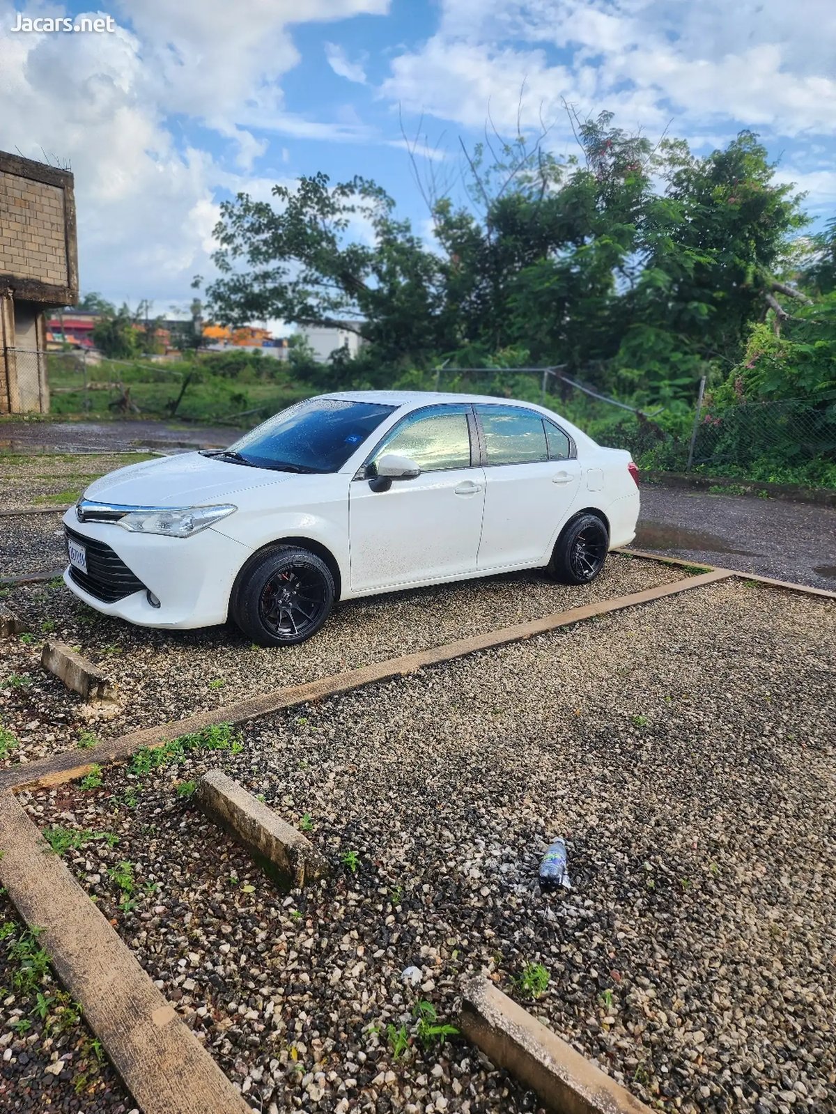 2017 TOYOTA Axio