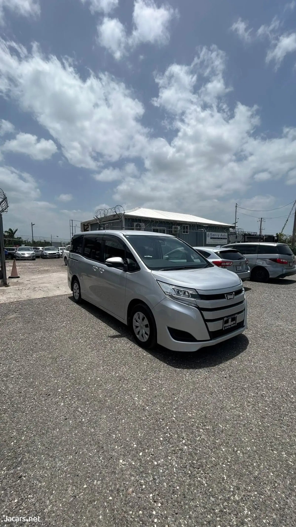2020 TOYOTA Noah