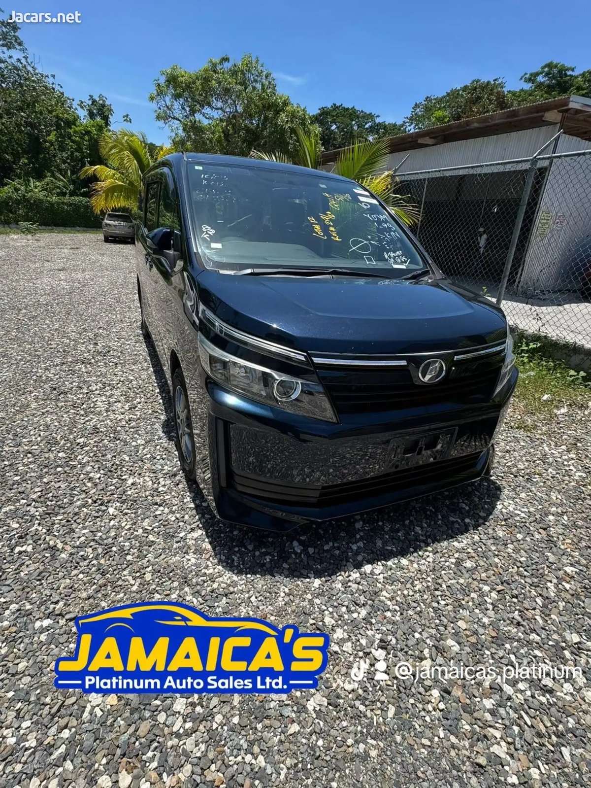 2015 TOYOTA Voxy