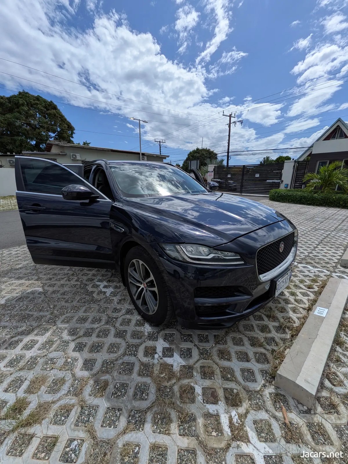 2019 JAGUAR F-Pace