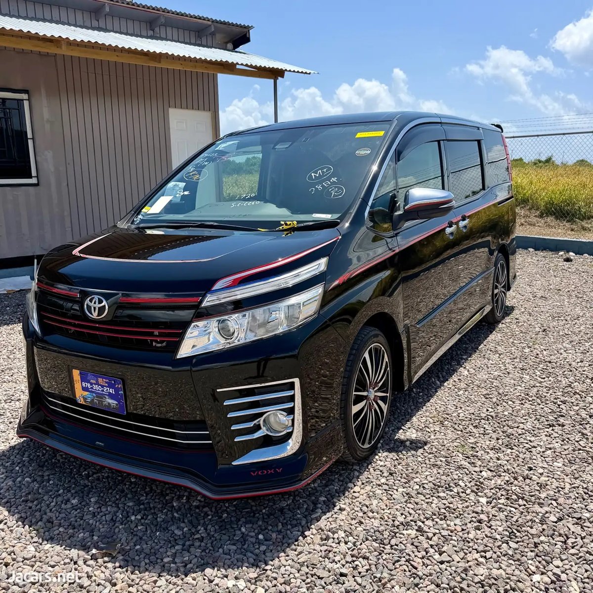 2017 TOYOTA Voxy