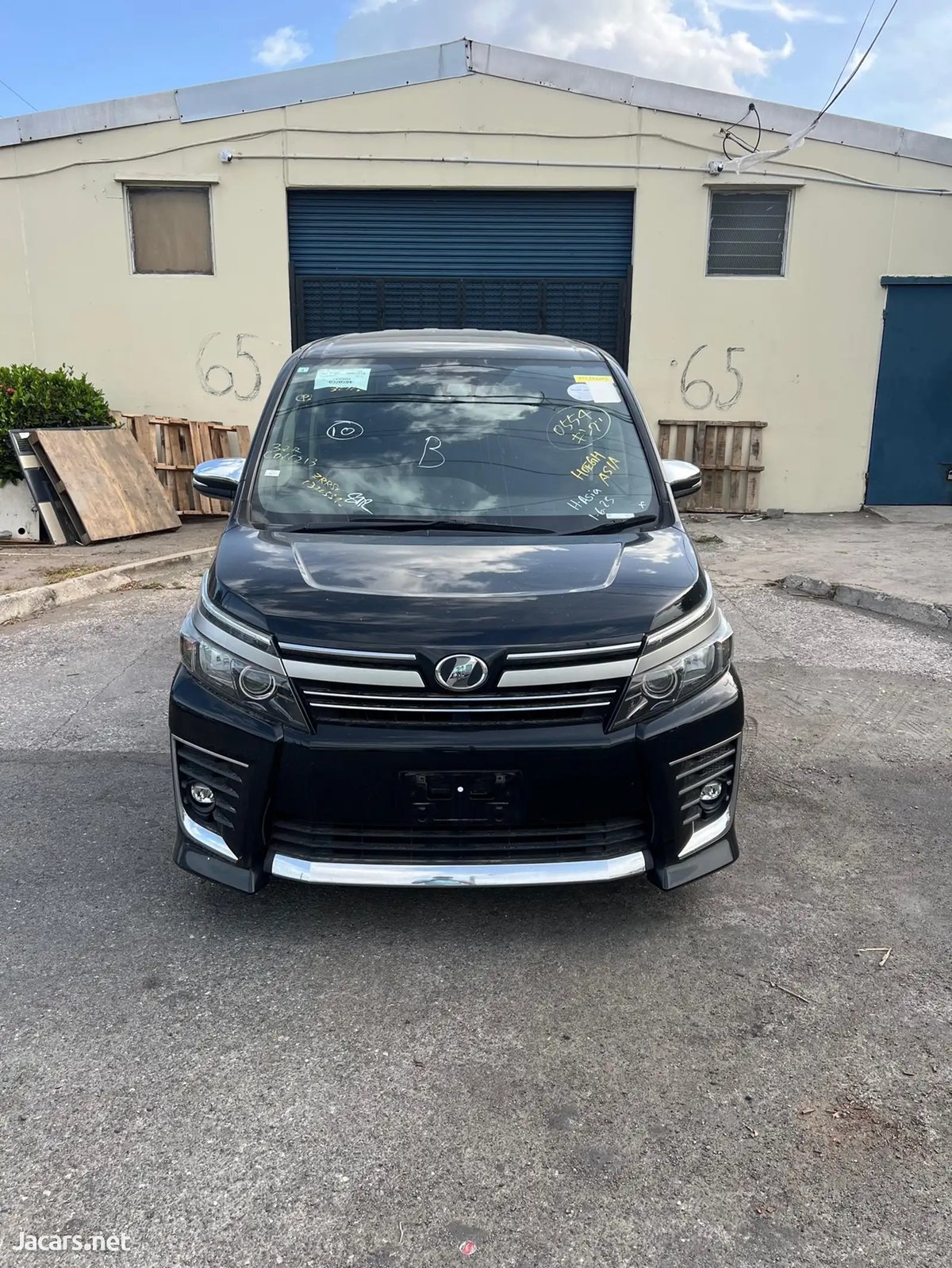 2017 TOYOTA Voxy