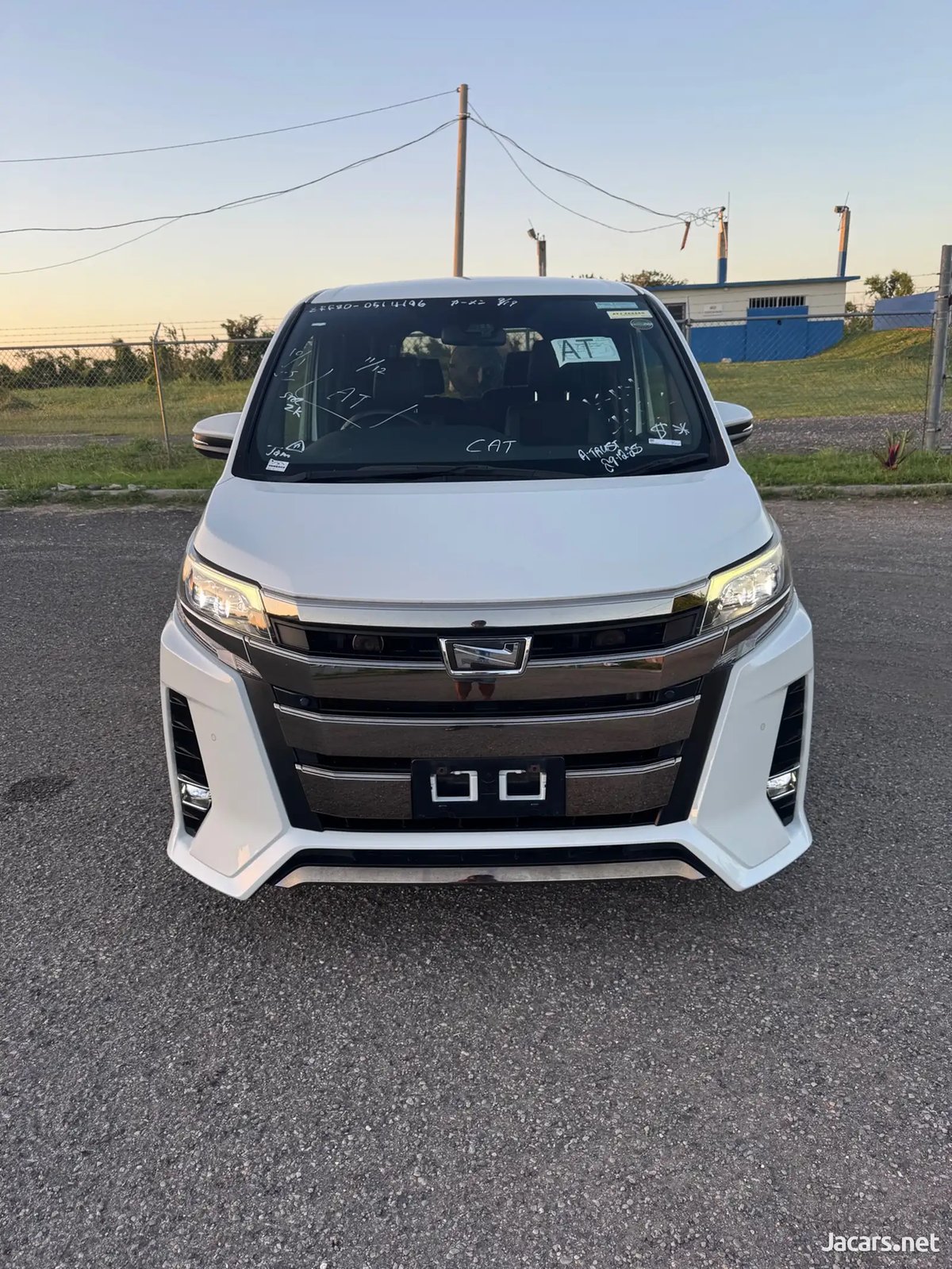 2019 TOYOTA Noah
