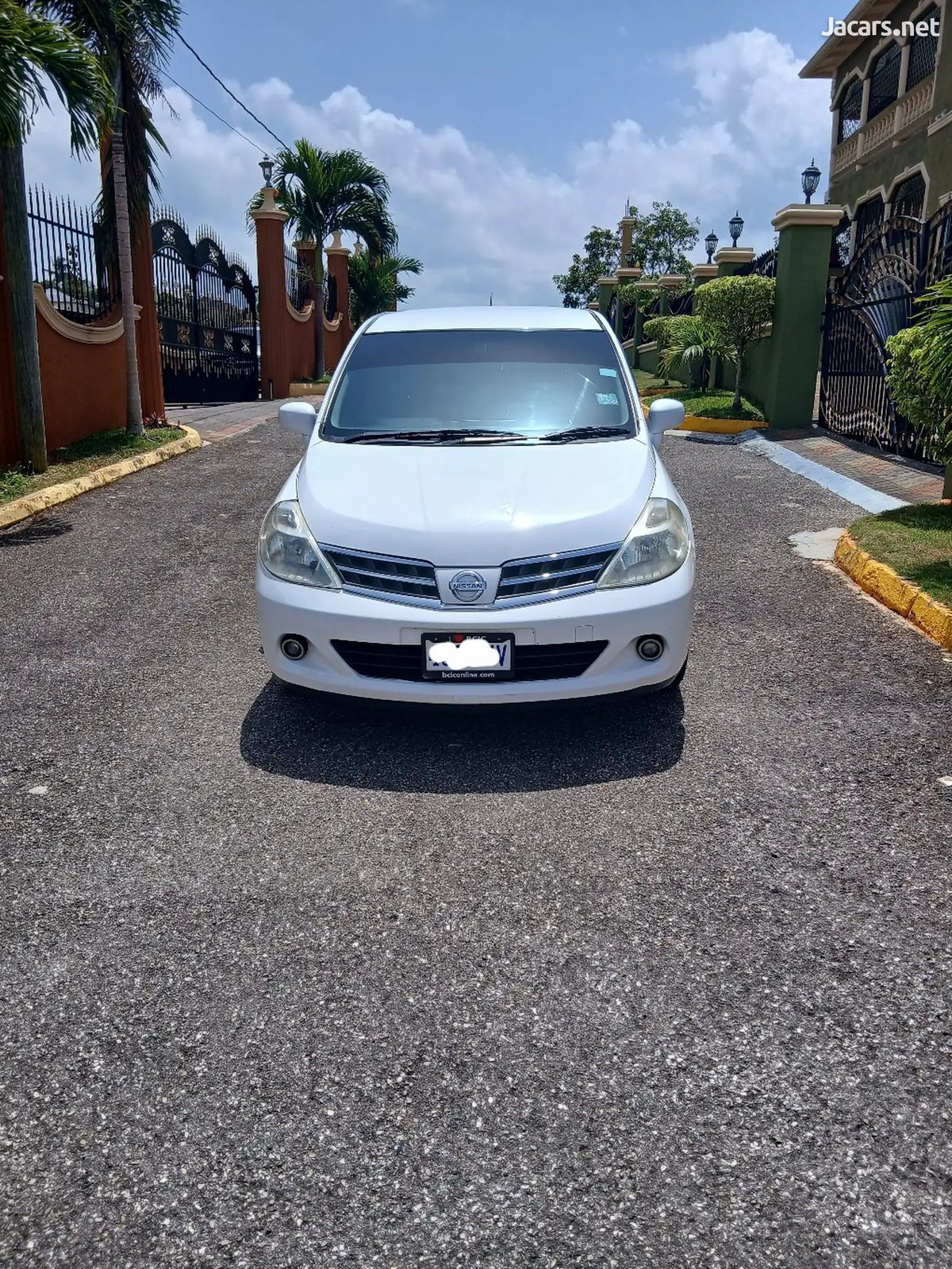 2011 NISSAN Tiida