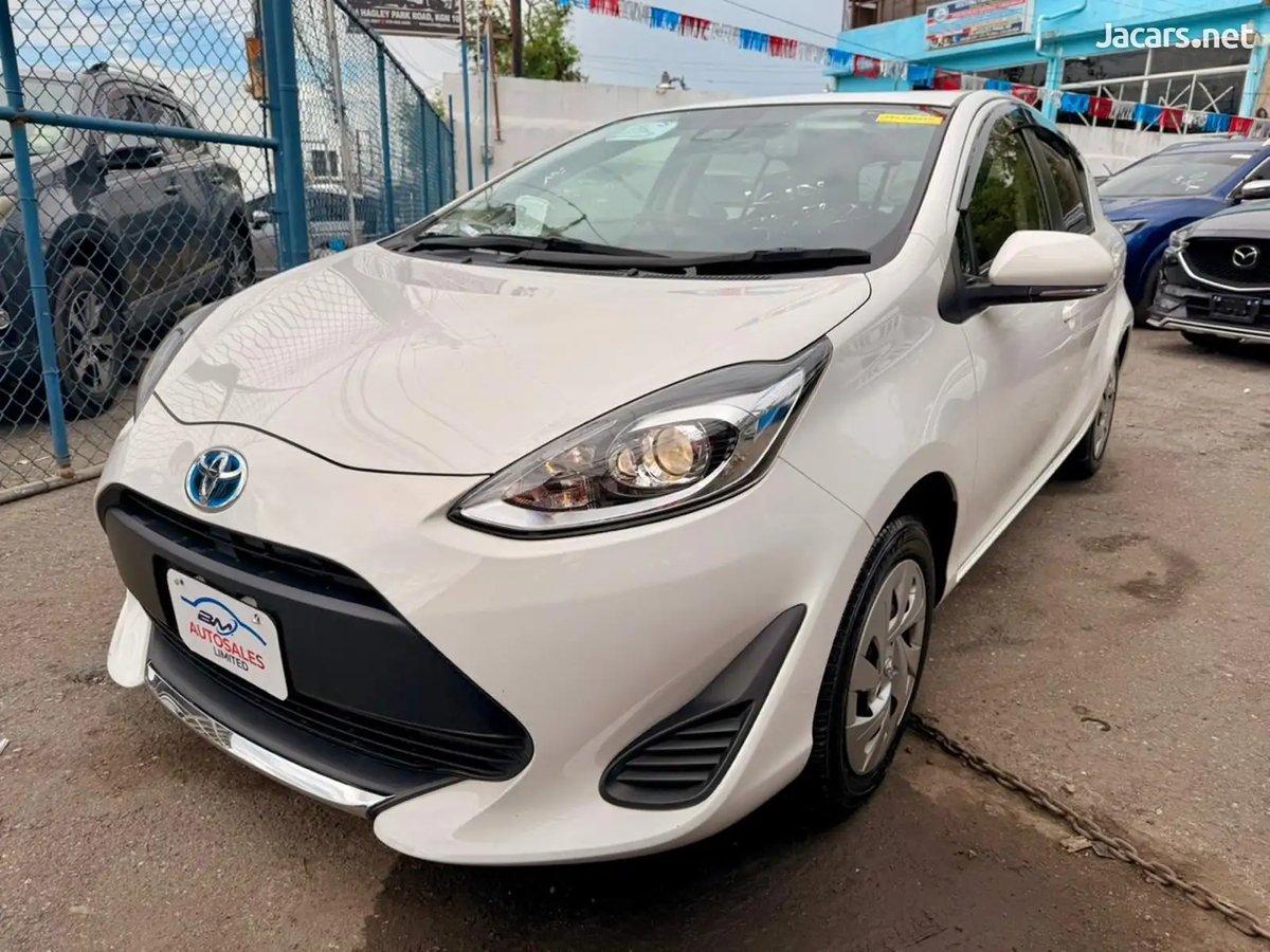 2021 TOYOTA Aqua