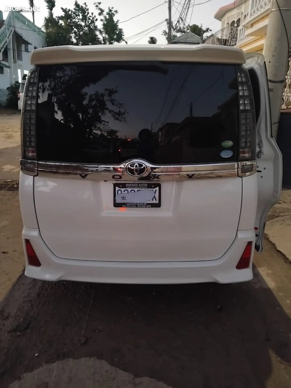 2014 TOYOTA Voxy