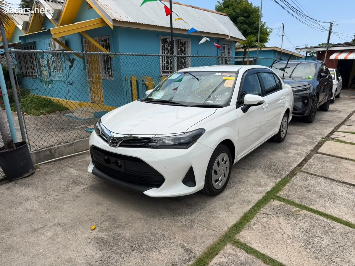 2025 TOYOTA Axio