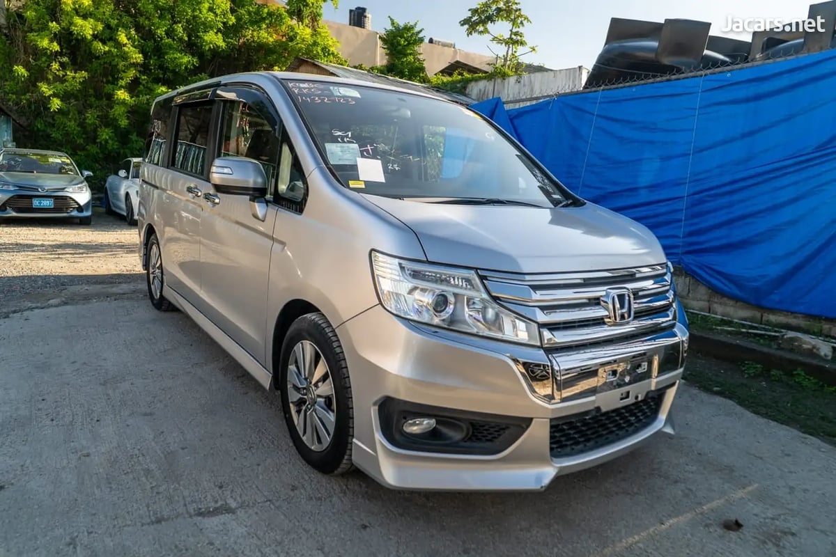 2015 HONDA Stepwgn
