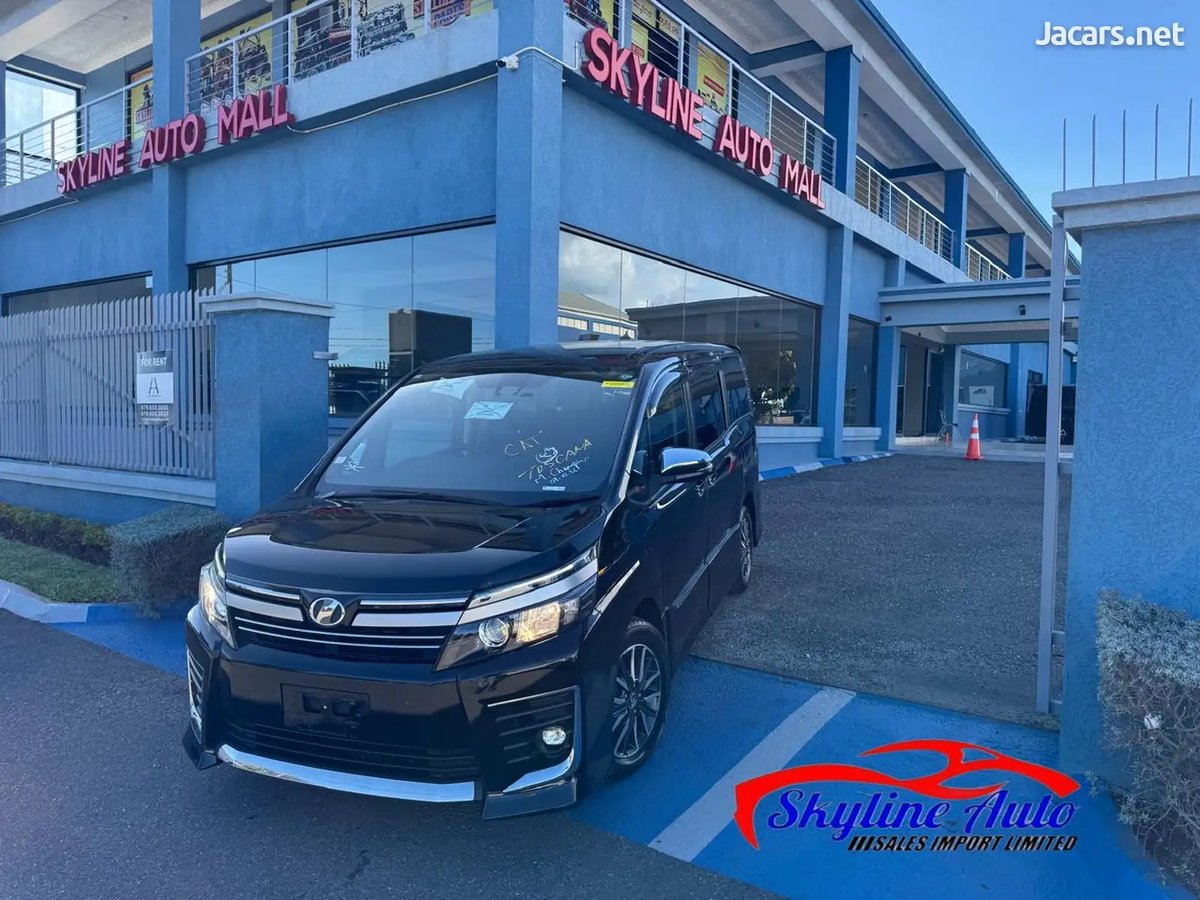 2017 TOYOTA Voxy