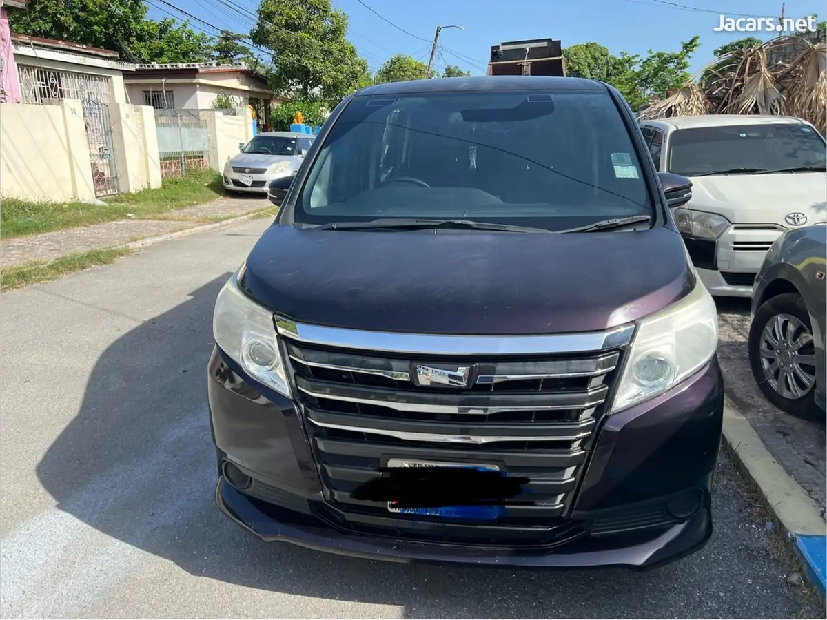 2015 TOYOTA Noah
