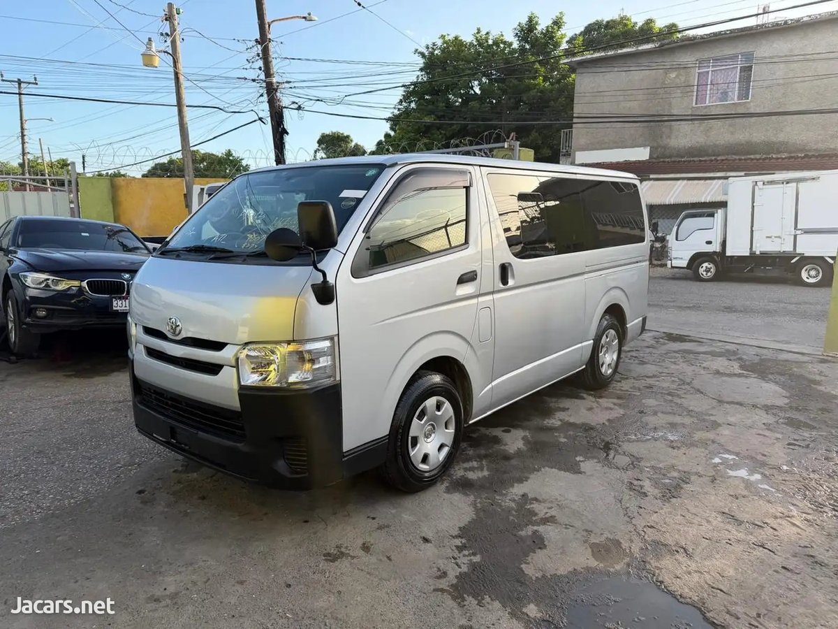 2016 TOYOTA Hiace