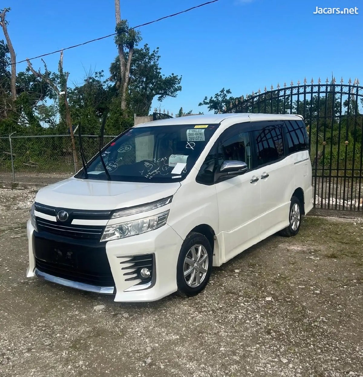 2016 TOYOTA Voxy