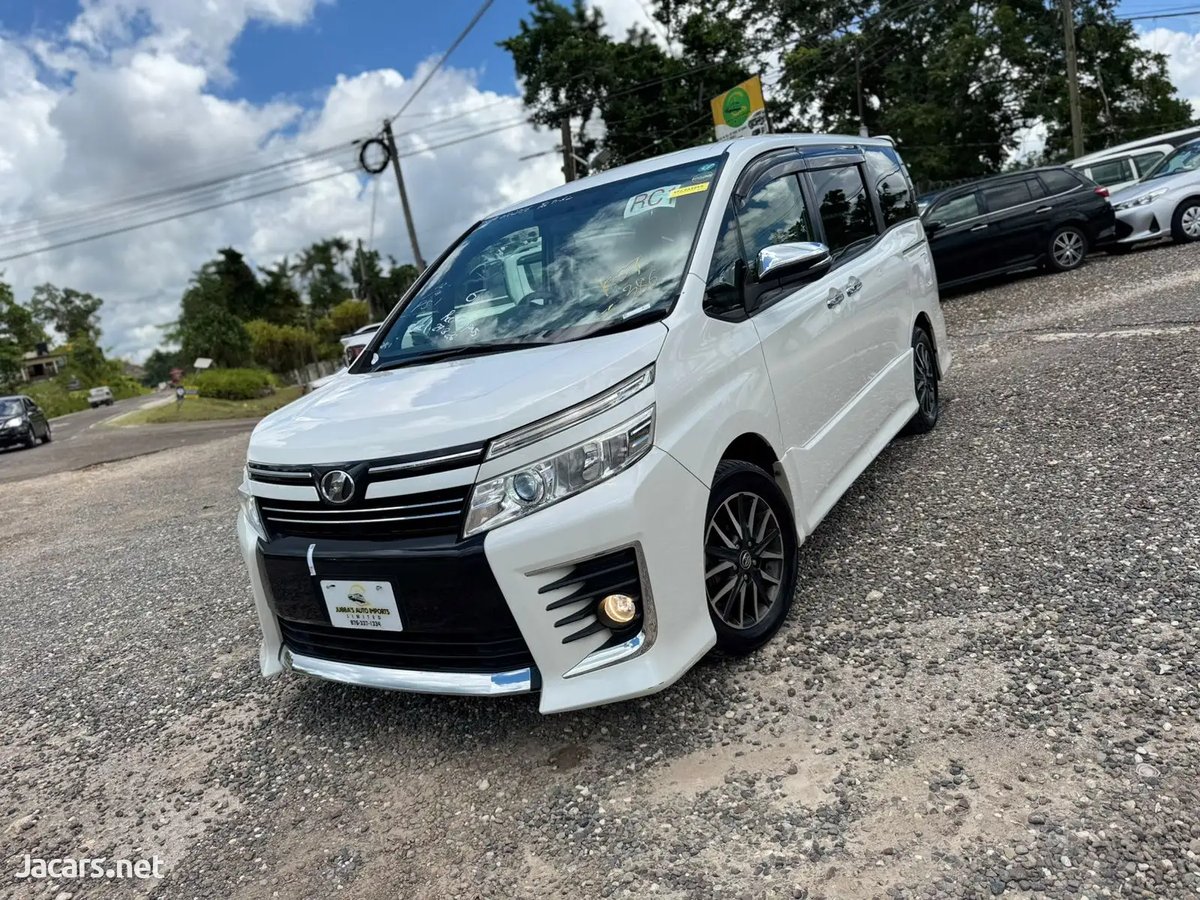 2015 TOYOTA Voxy